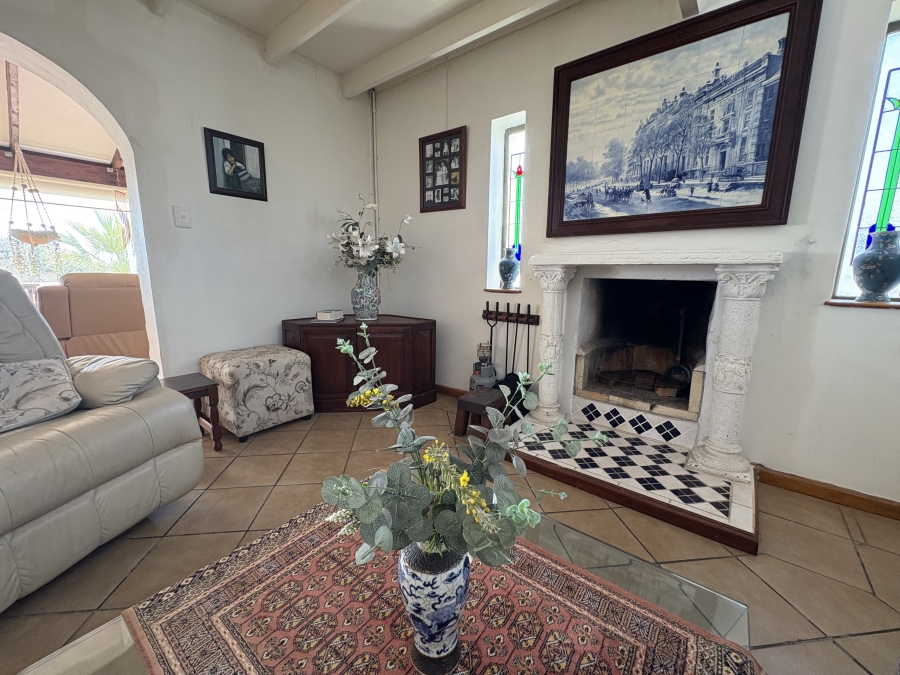 4 Bedroom Property for Sale in Pearl Bay Western Cape